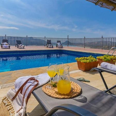 La Villa Del Lago Iznajar By Ruralidays Exterior photo